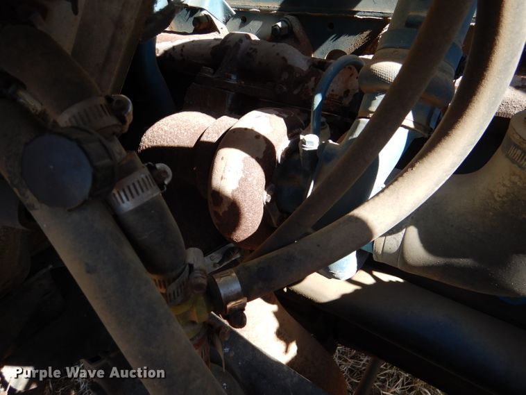 image for item DN5471 1981 International 1854  grain truck