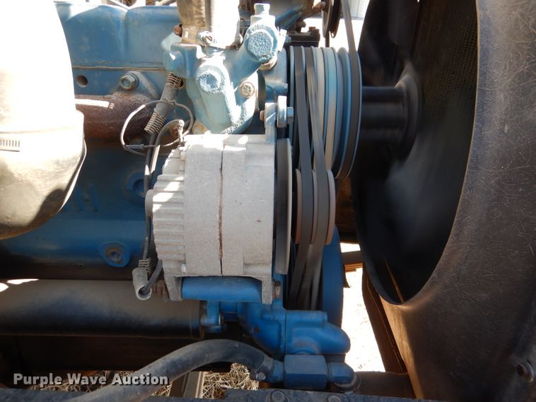 image for item DN5471 1981 International 1854  grain truck