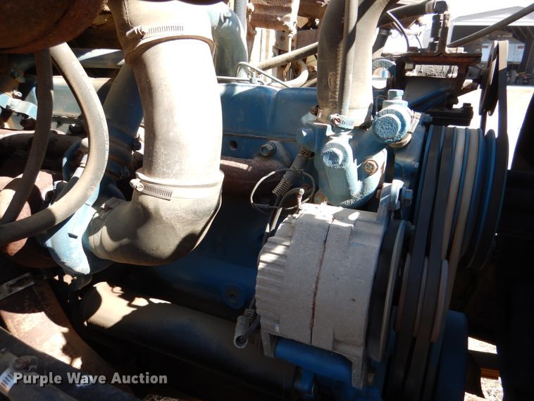 image for item DN5471 1981 International 1854  grain truck