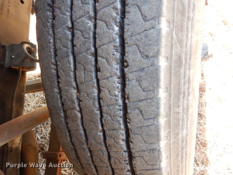 image for item DN5471 1981 International 1854  grain truck