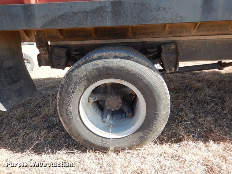 image for item DN5471 1981 International 1854  grain truck