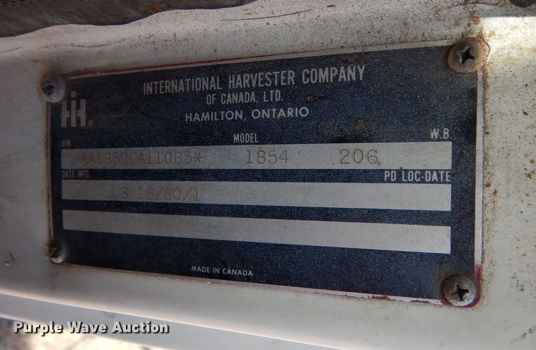 image for item DN5471 1981 International 1854  grain truck