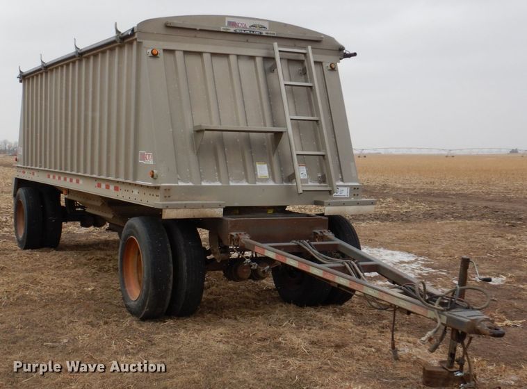 image for item DN7258 2013 Dakota 2200 AHT  grain trailer