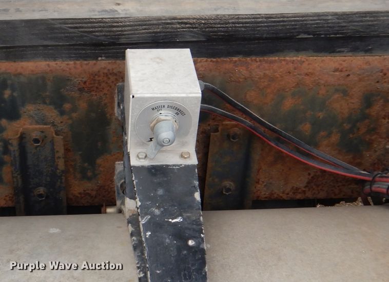 image for item DN7258 2013 Dakota 2200 AHT  grain trailer