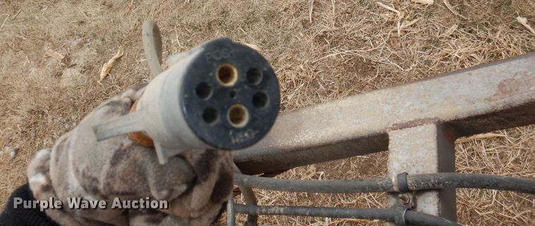 image for item DN7258 2013 Dakota 2200 AHT  grain trailer