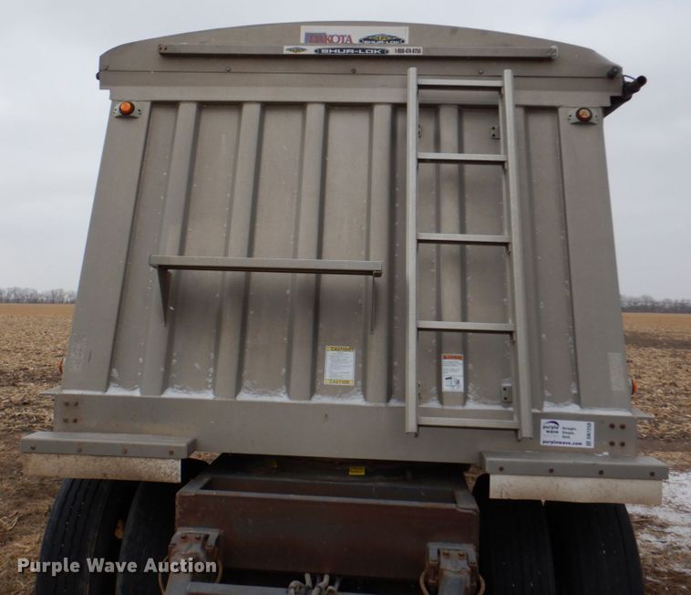 image for item DN7258 2013 Dakota 2200 AHT  grain trailer