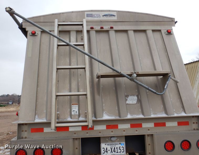 image for item DN7258 2013 Dakota 2200 AHT  grain trailer