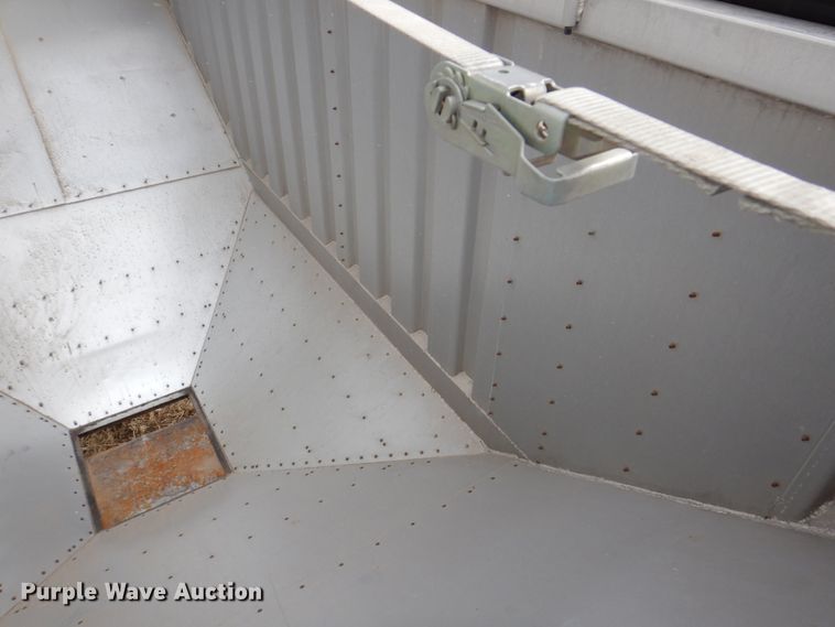 image for item DN7258 2013 Dakota 2200 AHT  grain trailer