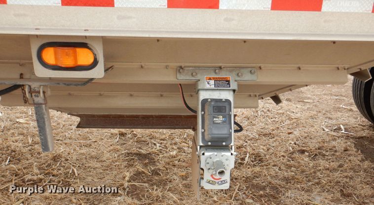 image for item DN7258 2013 Dakota 2200 AHT  grain trailer
