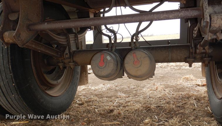 image for item DN7258 2013 Dakota 2200 AHT  grain trailer