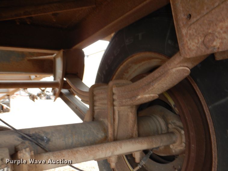 image for item DN7258 2013 Dakota 2200 AHT  grain trailer