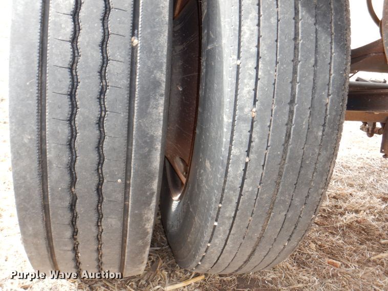 image for item DN7258 2013 Dakota 2200 AHT  grain trailer