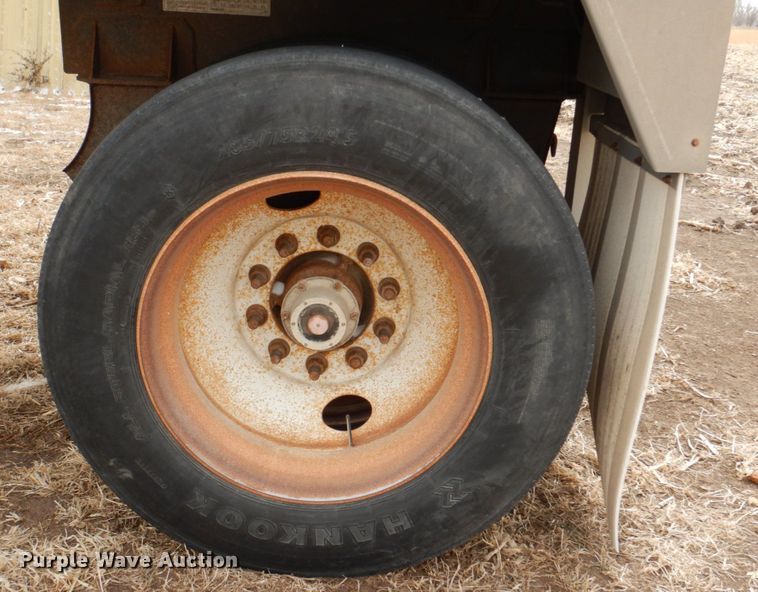 image for item DN7258 2013 Dakota 2200 AHT  grain trailer