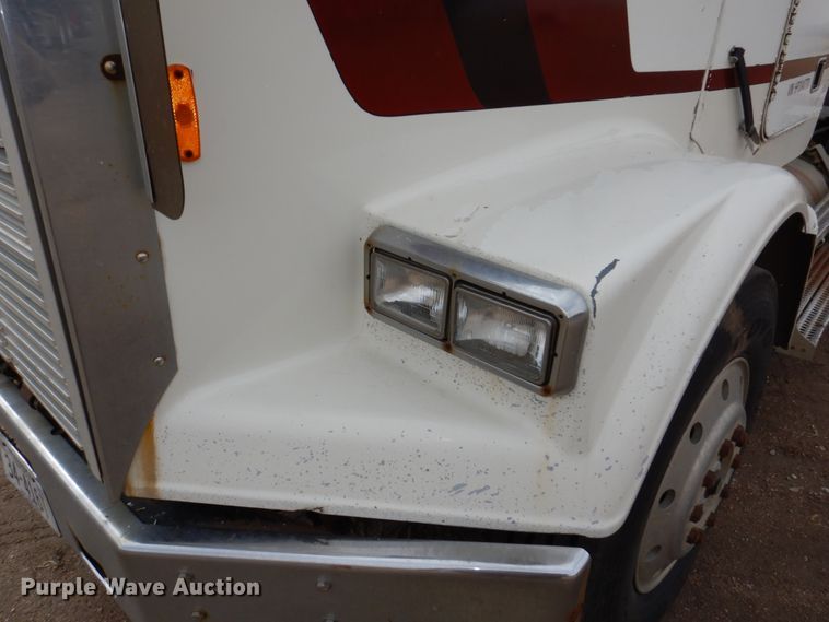 image for item DN7259 1987 Freightliner FLC  grain truck