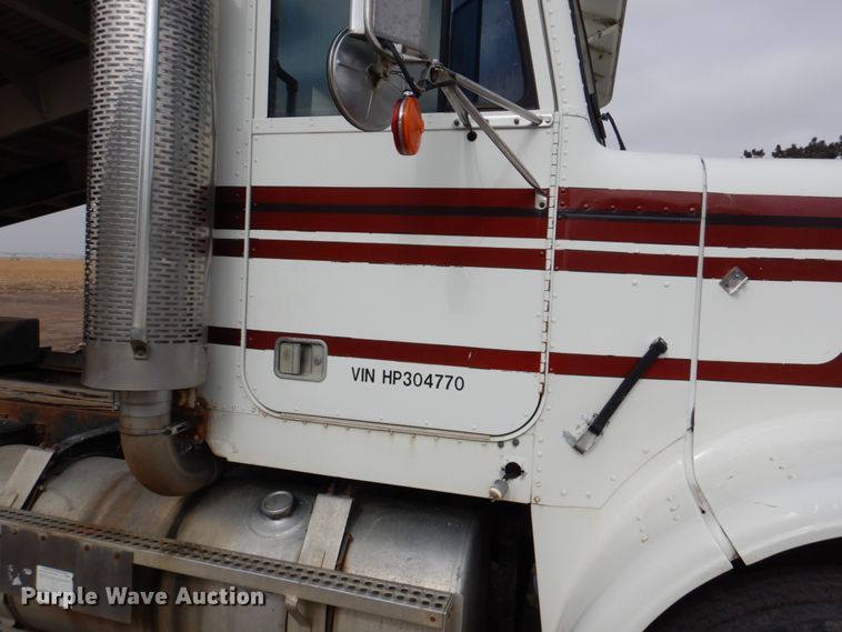 image for item DN7259 1987 Freightliner FLC  grain truck