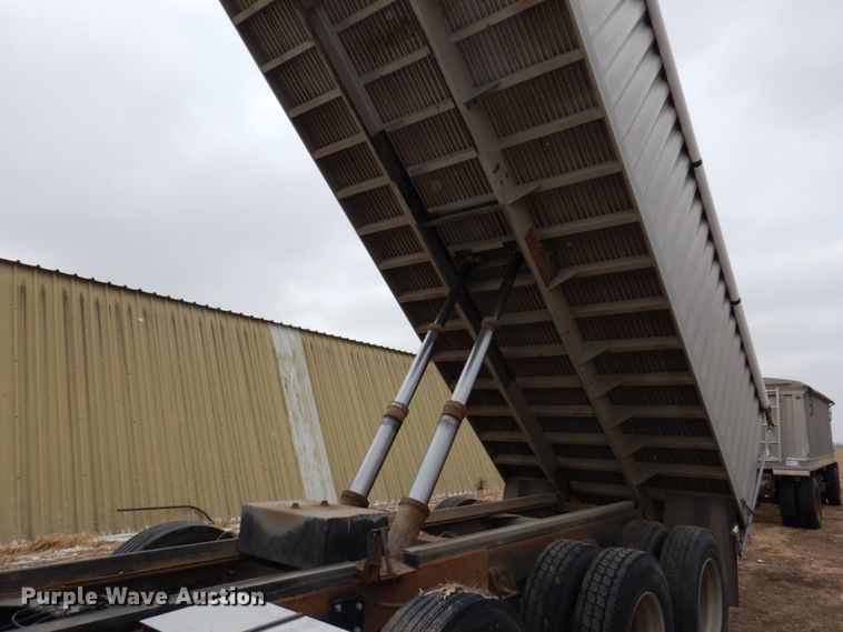 image for item DN7259 1987 Freightliner FLC  grain truck