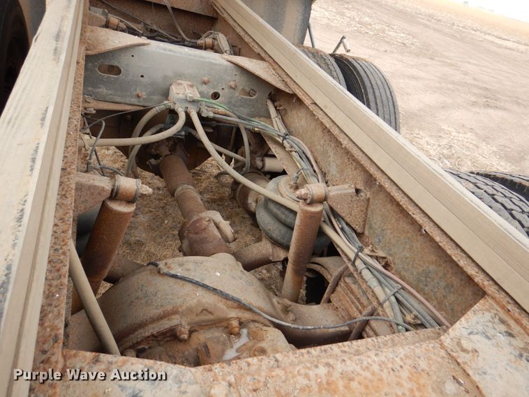 image for item DN7259 1987 Freightliner FLC  grain truck