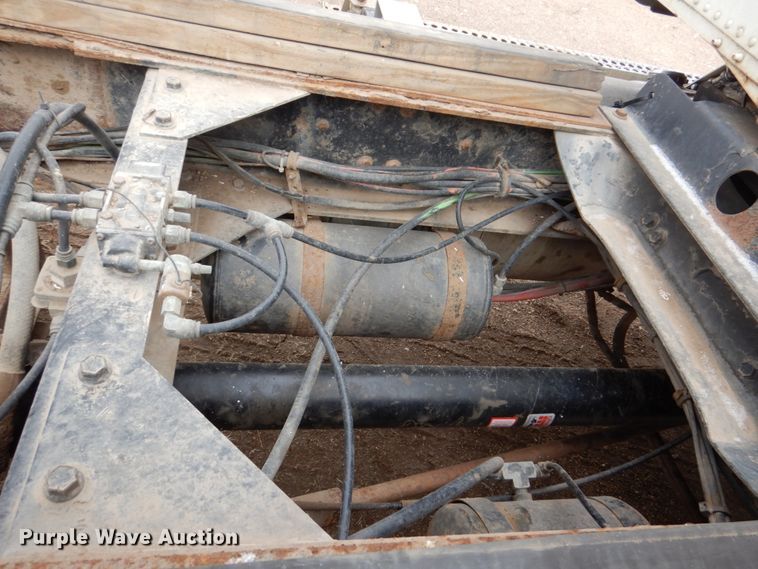 image for item DN7259 1987 Freightliner FLC  grain truck