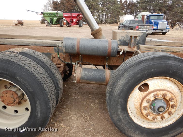 image for item DN7259 1987 Freightliner FLC  grain truck