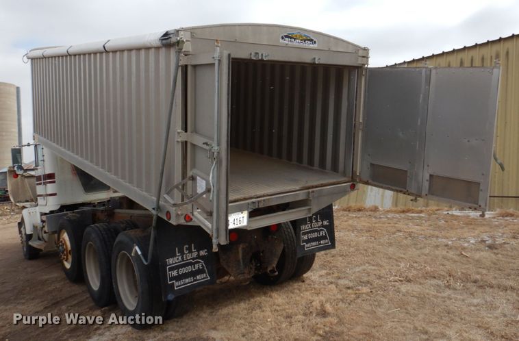 image for item DN7259 1987 Freightliner FLC  grain truck