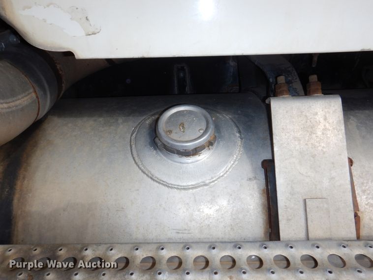 image for item DN7259 1987 Freightliner FLC  grain truck