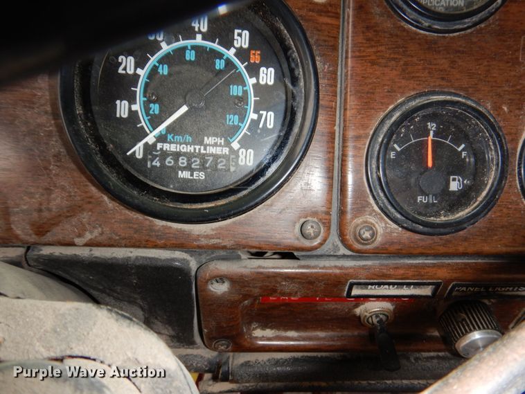 image for item DN7259 1987 Freightliner FLC  grain truck