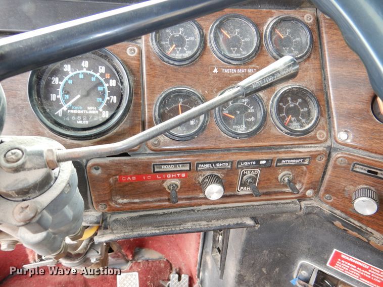 image for item DN7259 1987 Freightliner FLC  grain truck