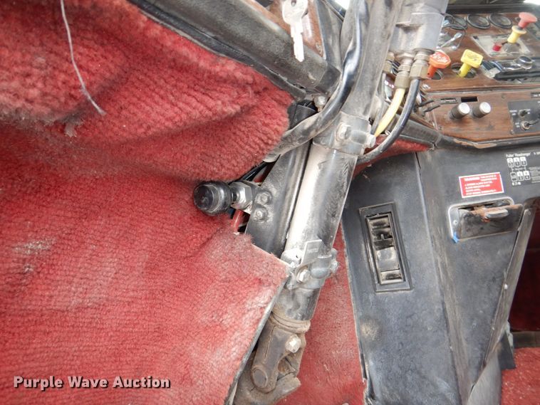 image for item DN7259 1987 Freightliner FLC  grain truck