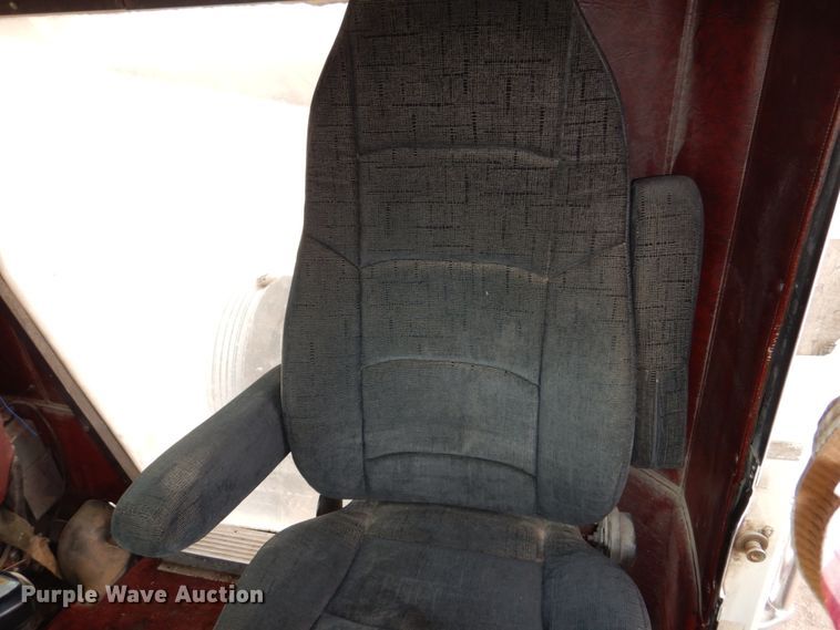 image for item DN7259 1987 Freightliner FLC  grain truck