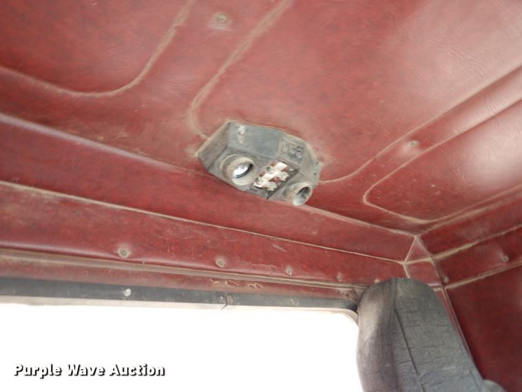 image for item DN7259 1987 Freightliner FLC  grain truck