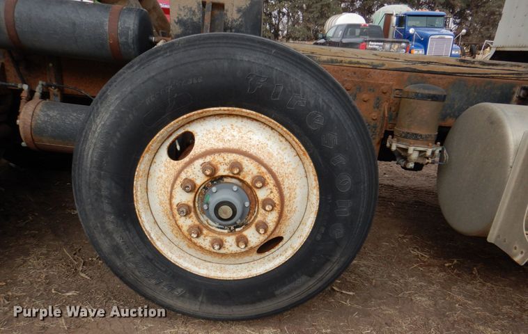 image for item DN7259 1987 Freightliner FLC  grain truck