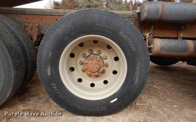 image for item DN7259 1987 Freightliner FLC  grain truck