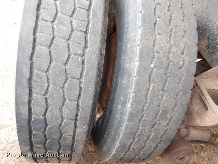 image for item DN7259 1987 Freightliner FLC  grain truck