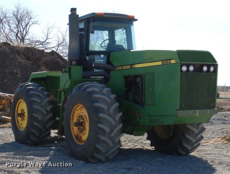 image for item DN7263 1989 John Deere 8560  4WD tractor
