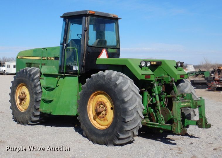 image for item DN7263 1989 John Deere 8560  4WD tractor