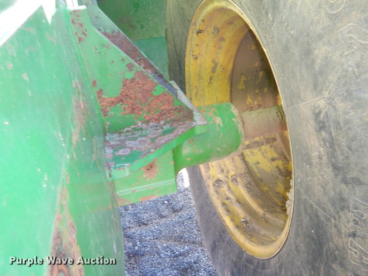 image for item DN7263 1989 John Deere 8560  4WD tractor