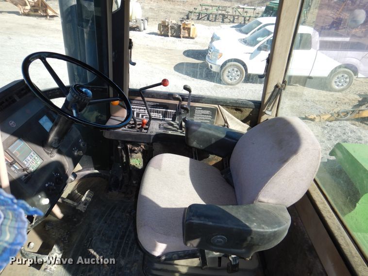 image for item DN7263 1989 John Deere 8560  4WD tractor