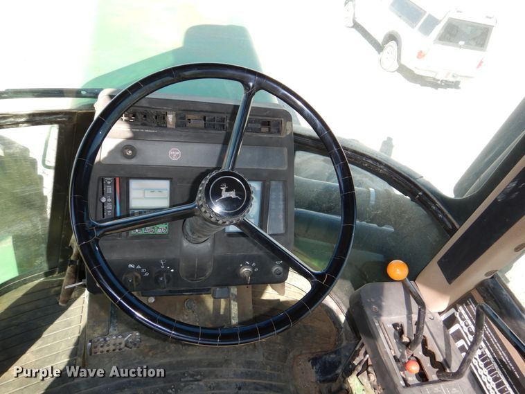 image for item DN7263 1989 John Deere 8560  4WD tractor