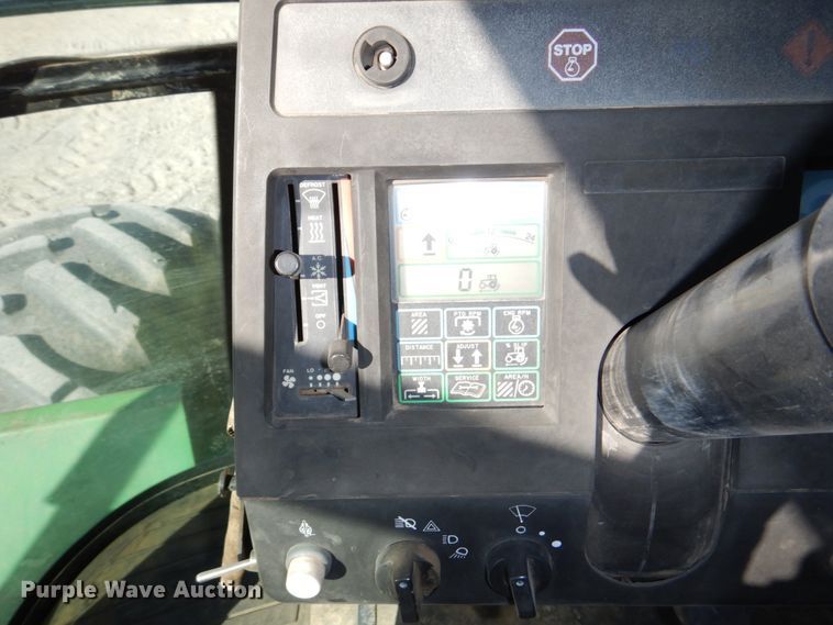 image for item DN7263 1989 John Deere 8560  4WD tractor