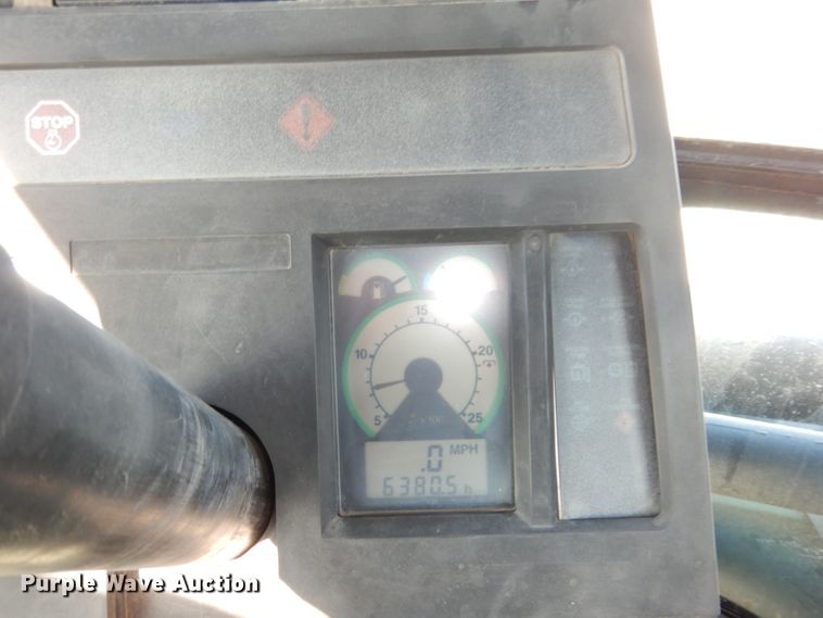 image for item DN7263 1989 John Deere 8560  4WD tractor