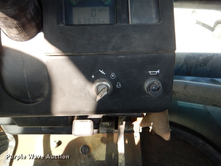 image for item DN7263 1989 John Deere 8560  4WD tractor