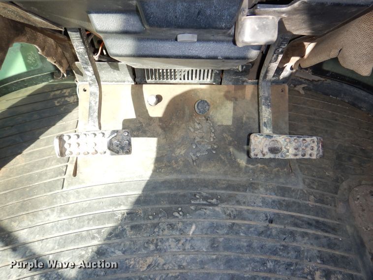 image for item DN7263 1989 John Deere 8560  4WD tractor