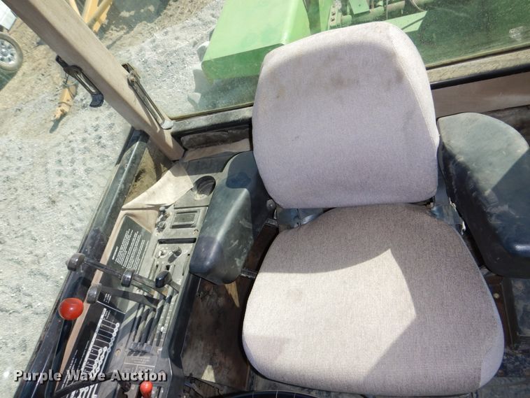 image for item DN7263 1989 John Deere 8560  4WD tractor