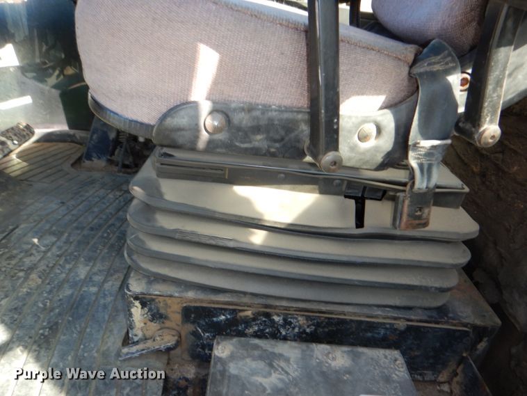 image for item DN7263 1989 John Deere 8560  4WD tractor