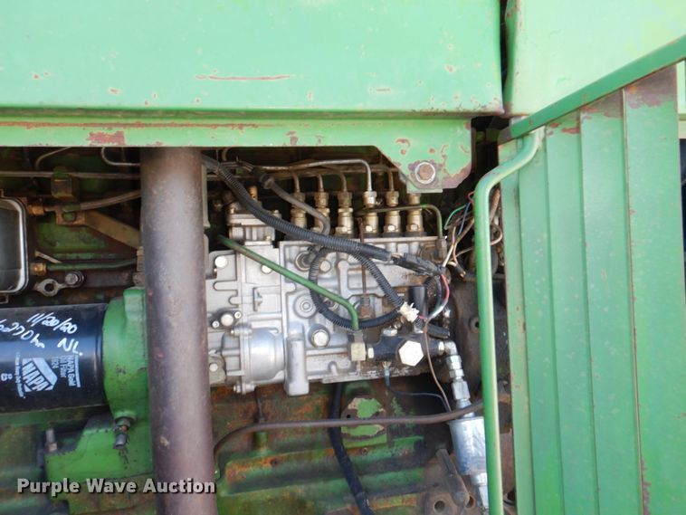image for item DN7263 1989 John Deere 8560  4WD tractor