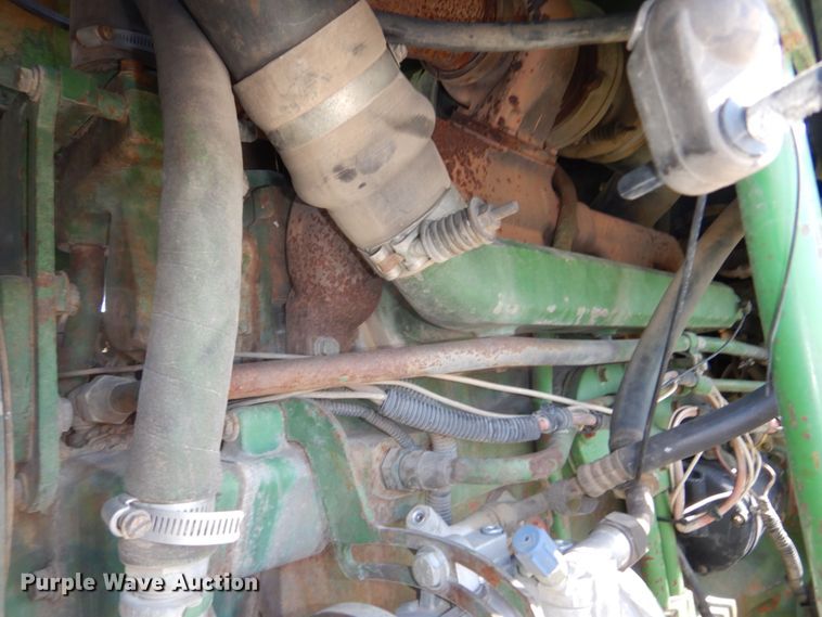 image for item DN7263 1989 John Deere 8560  4WD tractor