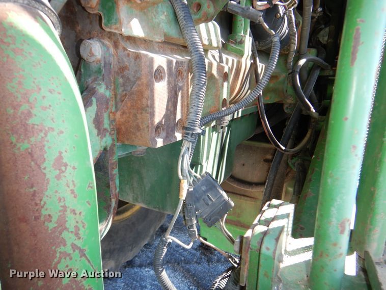 image for item DN7263 1989 John Deere 8560  4WD tractor