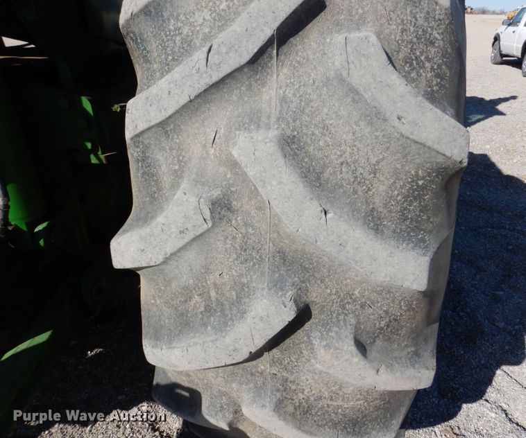 image for item DN7263 1989 John Deere 8560  4WD tractor