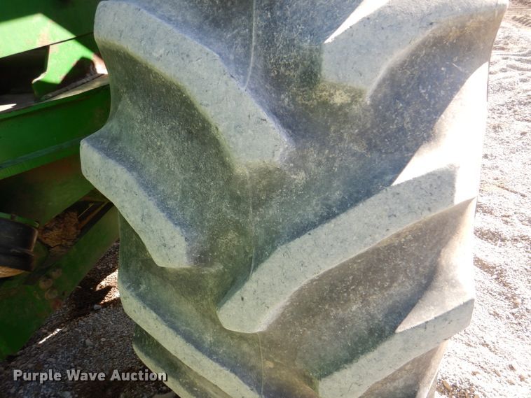 image for item DN7263 1989 John Deere 8560  4WD tractor