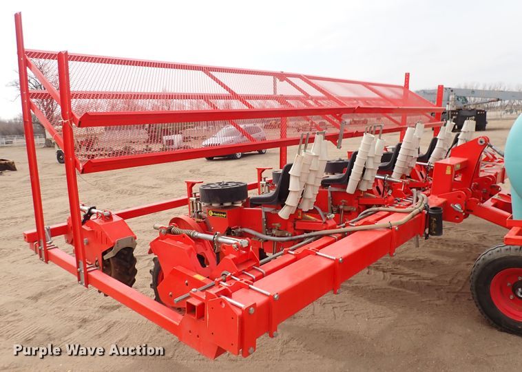 image for item DS7040 2019 Checchi & Magli Trium 45 TS  transplanter